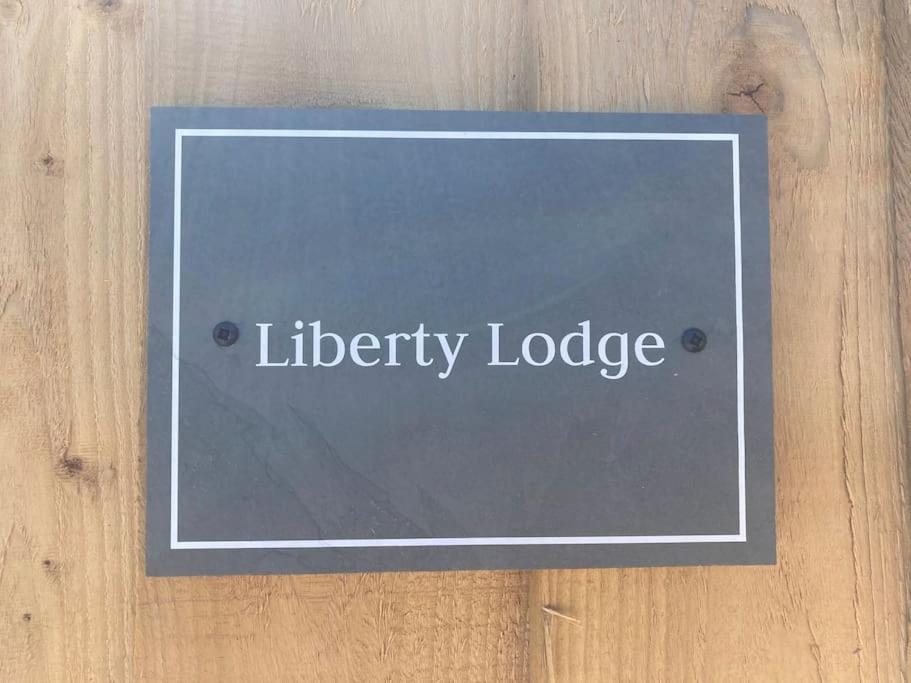Liberty Lodge Winsham Buitenkant foto